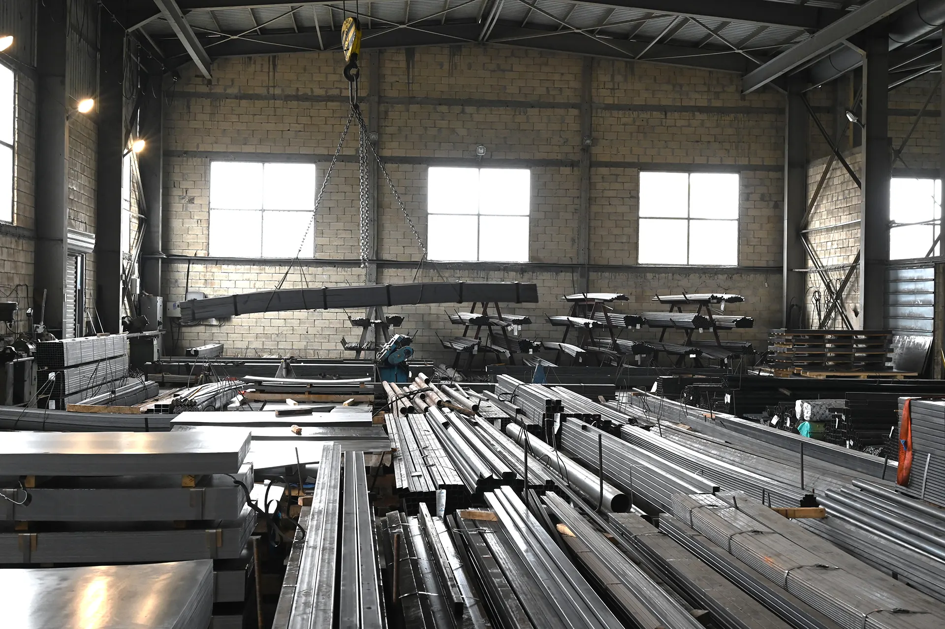Pipes and cold-bent profiles